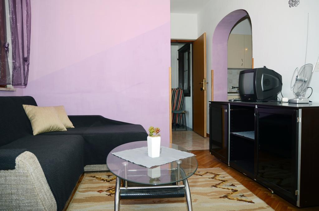 Apartments Ana Rovinj Bagian luar foto