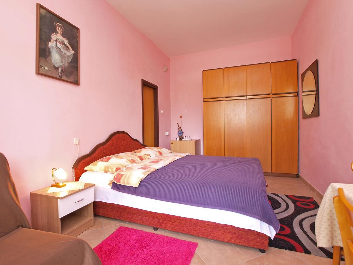 Apartments Ana Rovinj Bagian luar foto