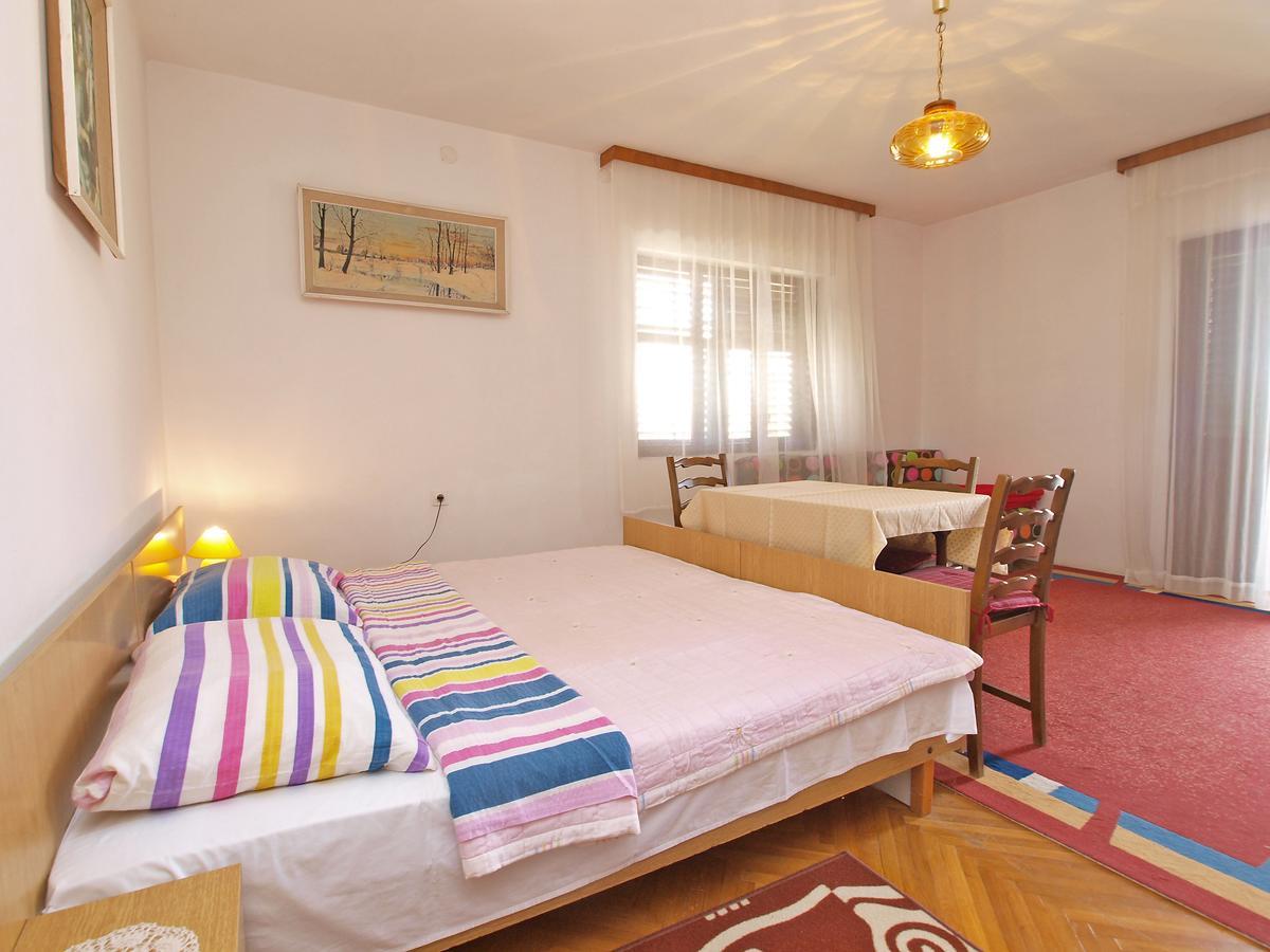 Apartments Ana Rovinj Bagian luar foto