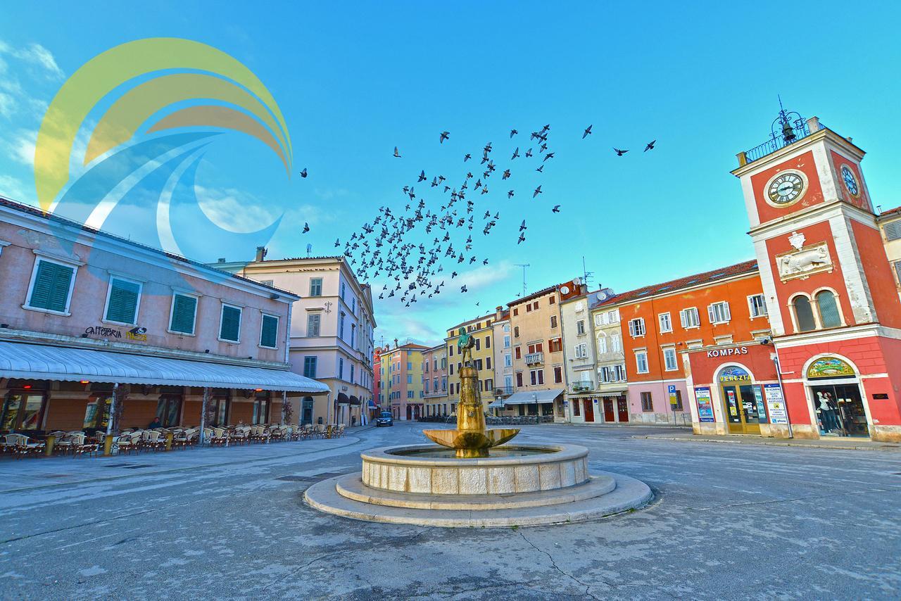 Apartments Ana Rovinj Bagian luar foto